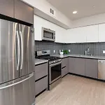 Luxurious 2Br Condo In K-Town W/ Private Balcony!