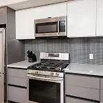 Luxurious 2Br Condo In K-Town W/ Private Balcony!