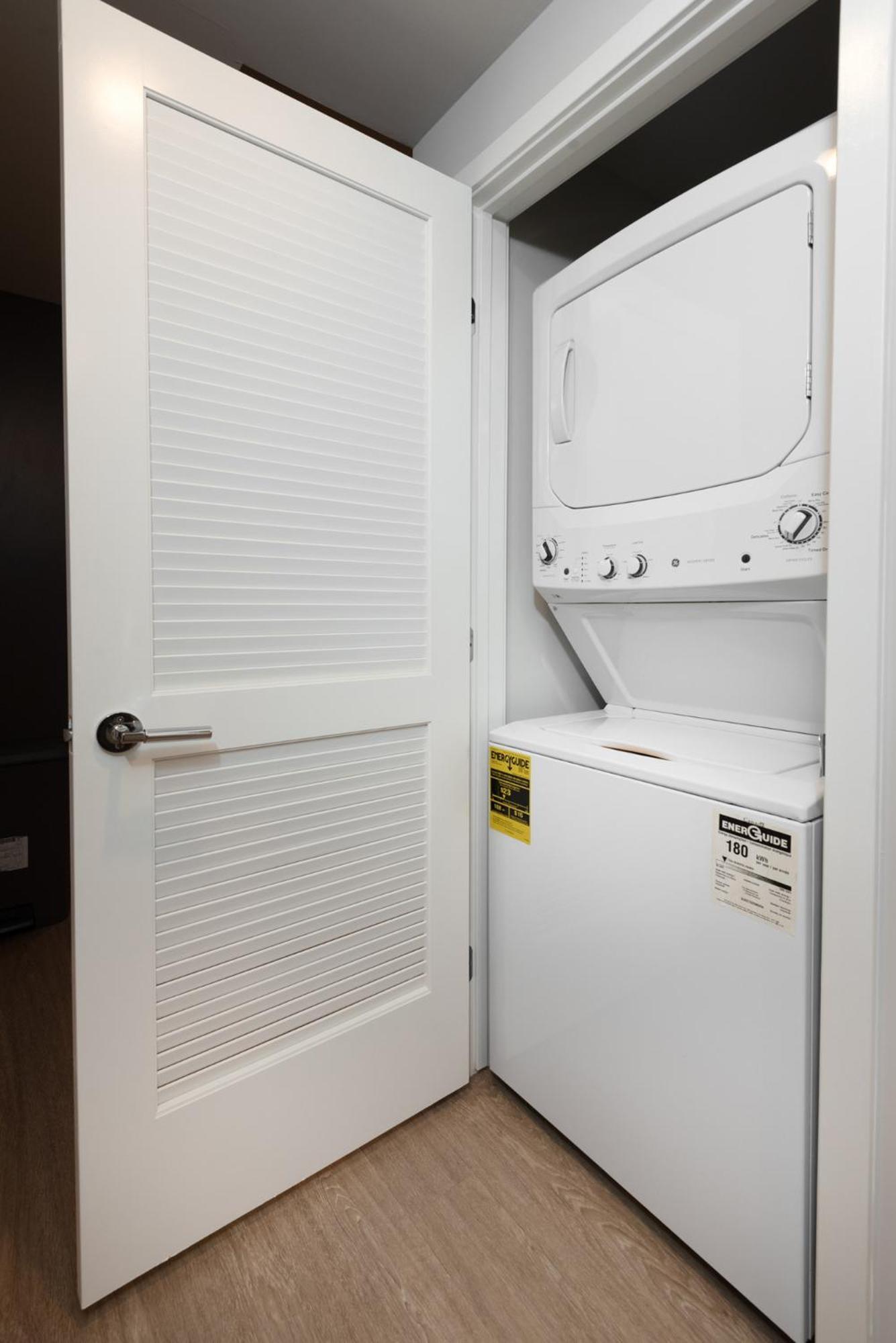 Luxurious 2br In K-town W/ Private Balcony! Los Ángeles