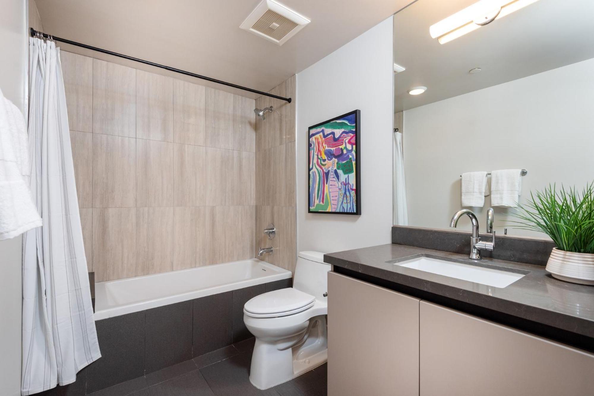 Luxurious 2br In K-town W/ Private Balcony! Apartamento Los Ángeles