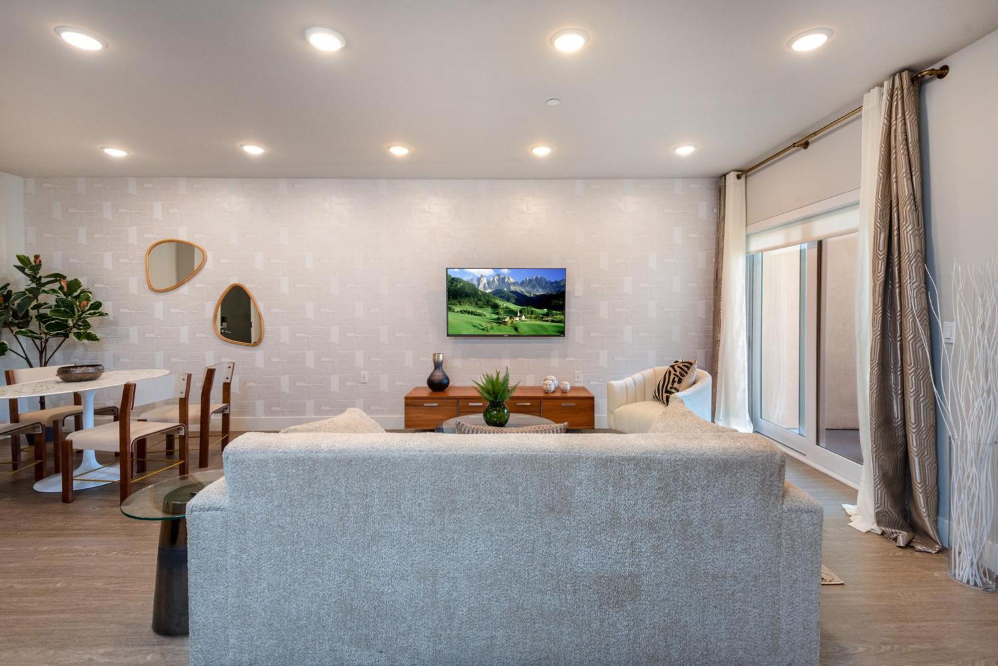 Apartamento Luxurious 2br In K-town W/ Private Balcony!